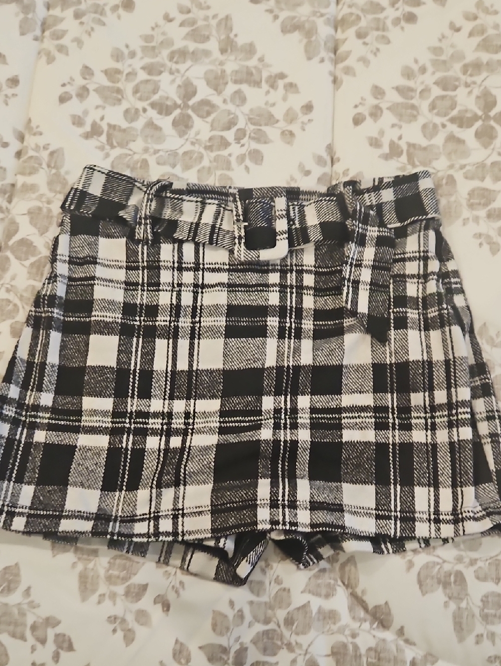 eye candy Black & White Plaid Belted Skort Shorts